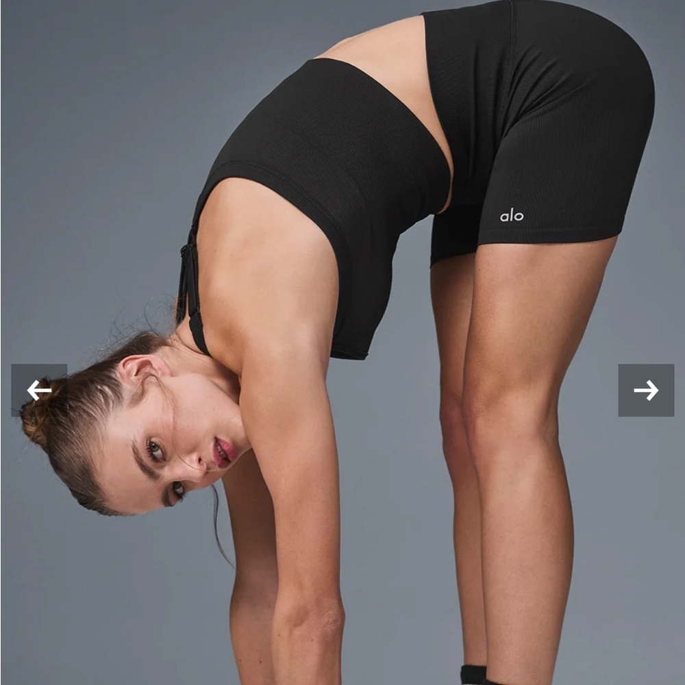 ALO Yoga Seamless Ribbed Favorite Bra Tank Small Black NWT - Picture 4 of 7